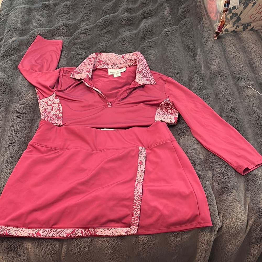 Tommy Bahama Maroon Golf SET